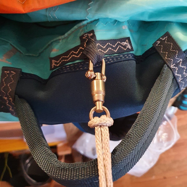 WRIST LEASH SWIVEL